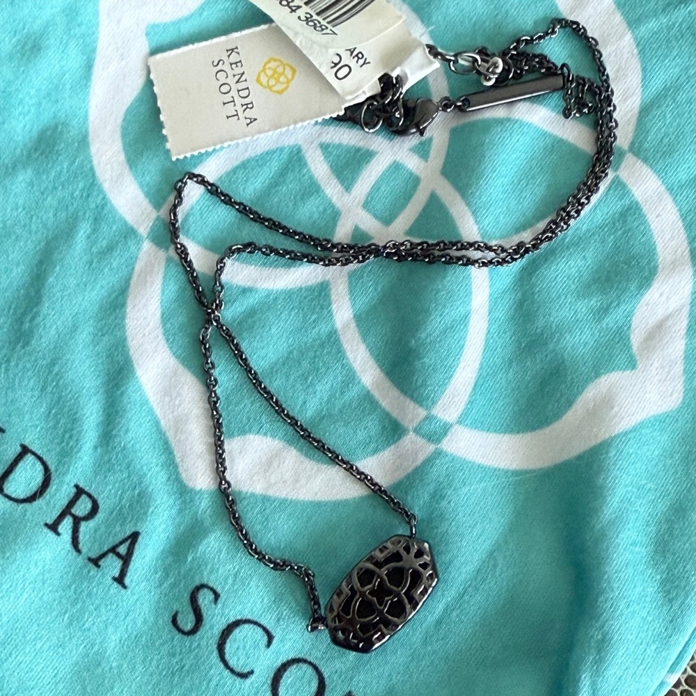 Kendra Scott Iridescent Pendant Necklace - Picture 4 of 5